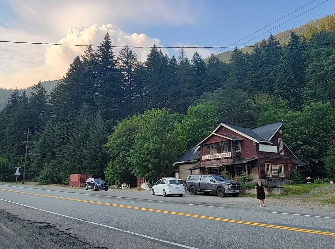 A large plume of smoke can be seen in the sky above the Alexandra Lodge.